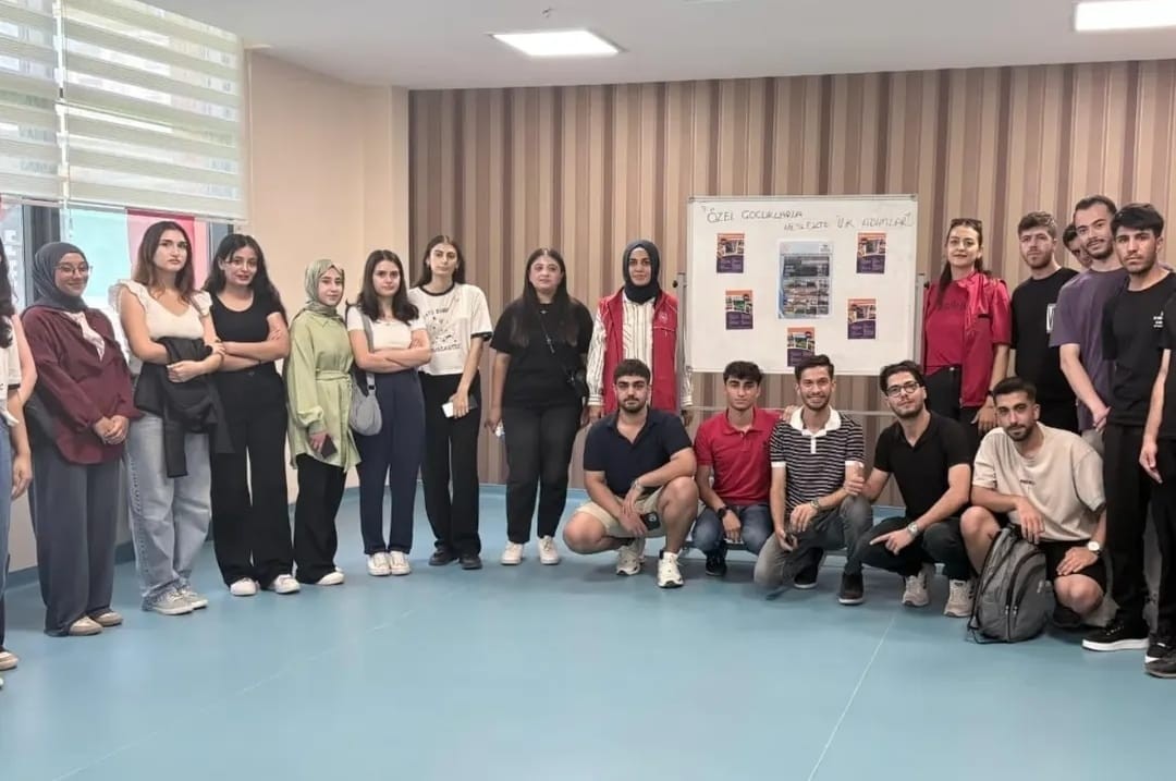 Engelsiz Yaşam Birimi, Özel Eğitim Bölümü ve Engelsiz Kampüs Topluluğu öğrencileri Mezitli Engelsiz Yaşam Merkezini ziyaret ettiler.